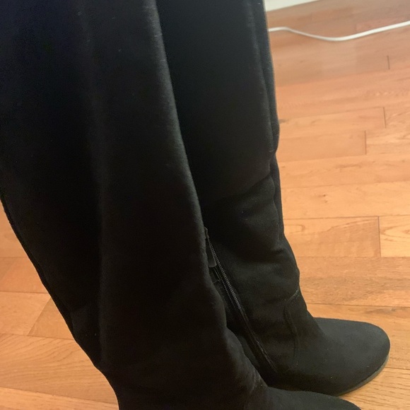 Black suede winter boots on an natural fur, European size 37 - Picture 6 of 15